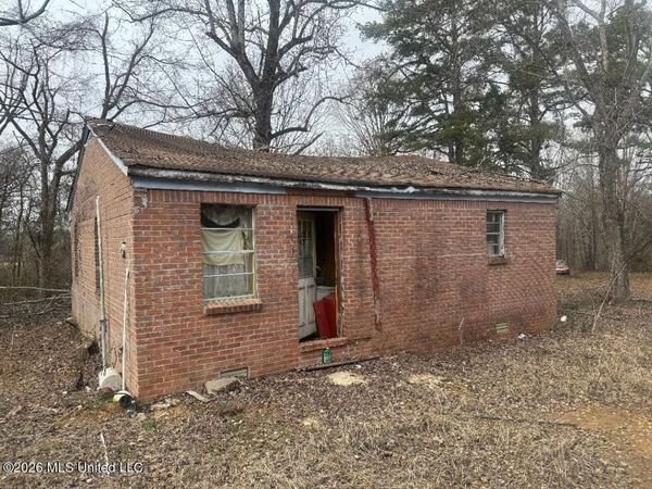 1761 Old Hwy 7 , Holly Springs, MS 38635