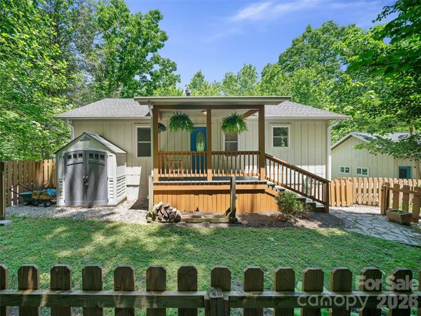 142 Wildflower Road, Spruce Pine, NC 28777