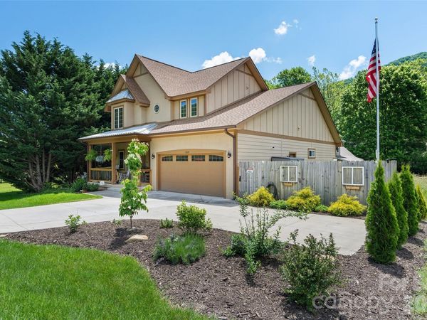 1429 Moody Farm Road, Maggie Valley, NC 28751