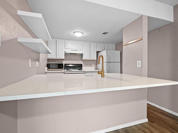 2124 Burton DR, Unit 204, Austin, TX 78741