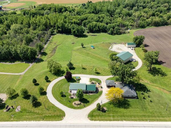 2736 270Th Street, Fredericksburg, IA 50630