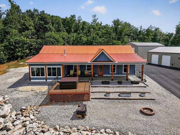 1005 Bethlehem Estates Dr, Livingston, TN 38570