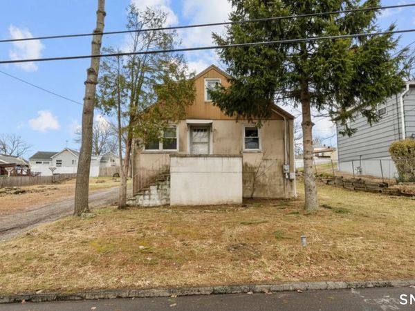 42 Wade, West Haven, CT 06516