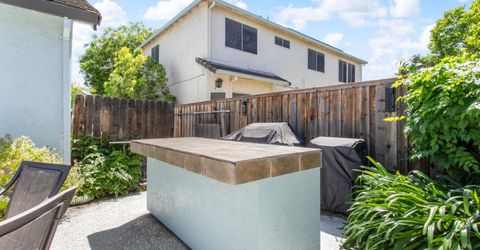 1061 Plymouth Dr, Tracy, CA 95376 Photo