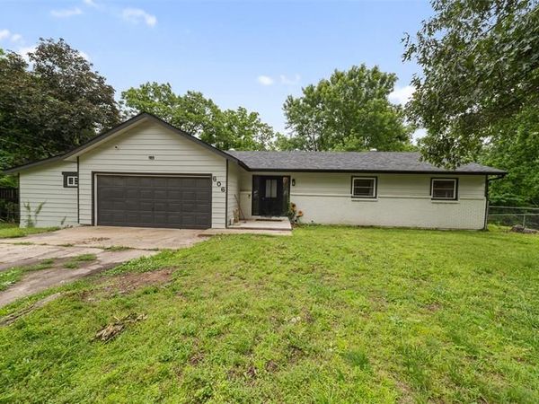 606 Sunset Drive , Waynesville, MO 65583