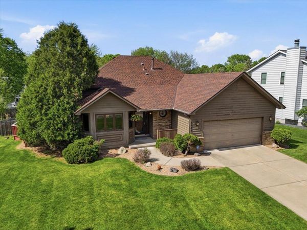 7860 Upper 17th Street N, Oakdale, MN 55128