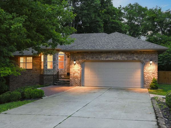 902 S 14th Avenue , Ozark, MO 65721
