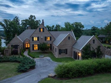 6605 Waterfront Drive, Tuscaloosa, AL 35406