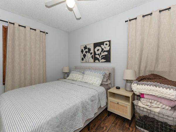 1712 Middle Road , Camanche, IA 52730