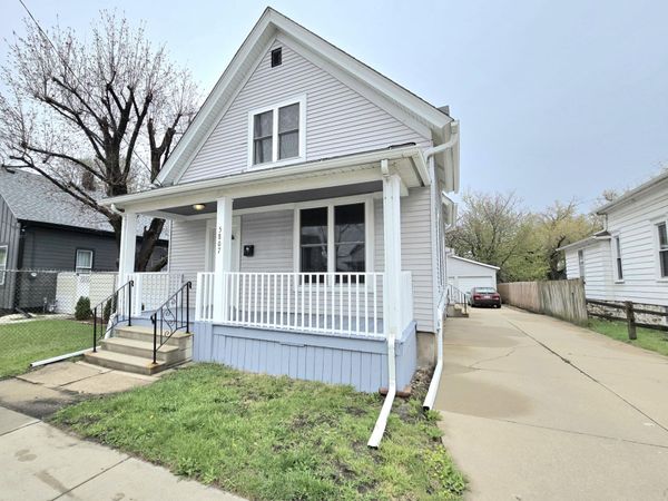 5807 22nd Ave, Kenosha, WI 53140