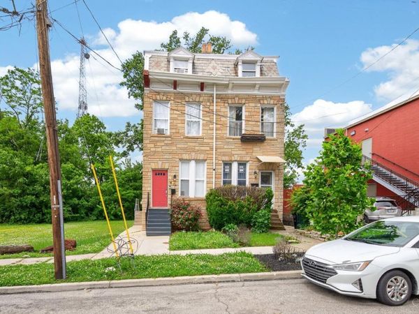 819 Summit Avenue, Cincinnati, OH 45204