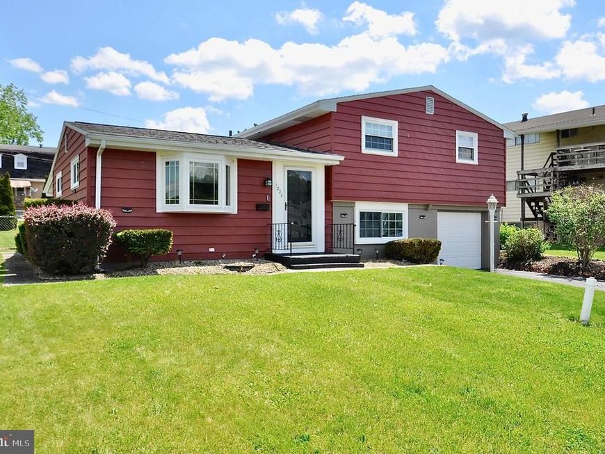 1225 Adams Avenue, Altoona, PA 16602 Main Photo