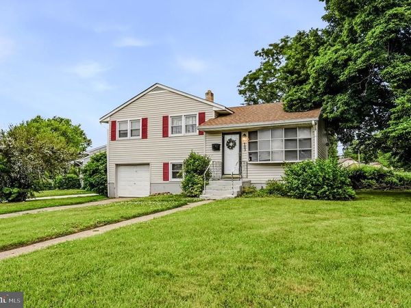103 MEMORIAL DRIVE, NEW CASTLE, DE 19720