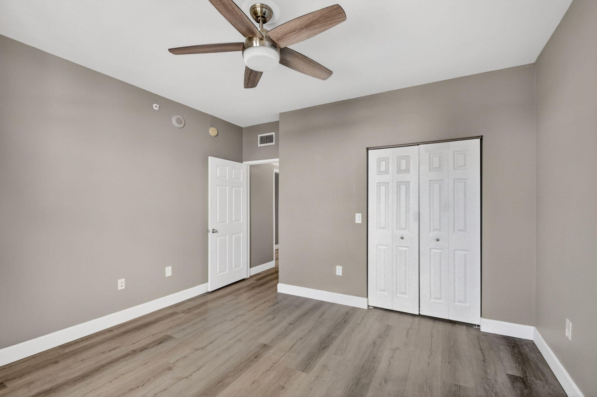 651 Okeechobee Boulevard, Unit 1008, West Palm Beach, FL 33401 Photo