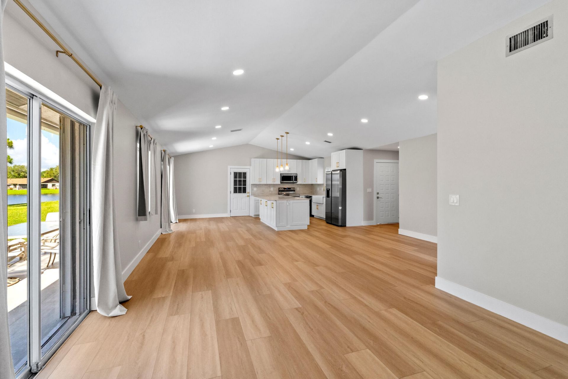 74 Vista Del Rio, Boynton Beach, FL 33426 Photo