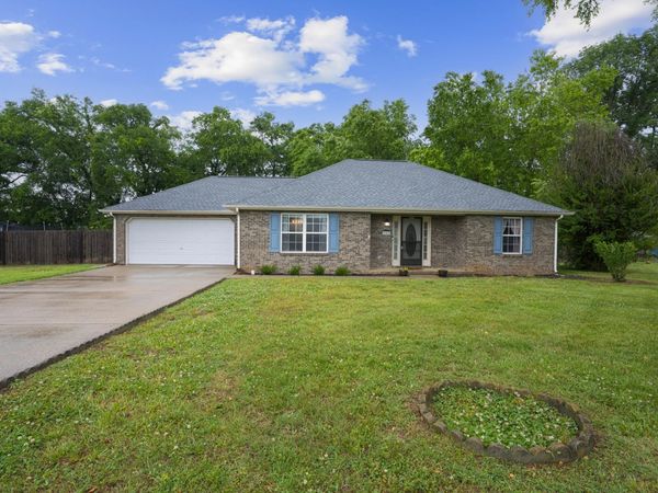 108 Trailside Dr, Murfreesboro, TN 37130