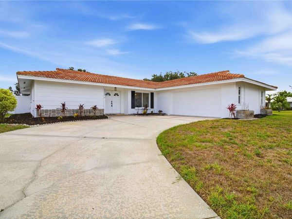 3535 VILLAGE GREEN DRIVE , SARASOTA, FL 34239