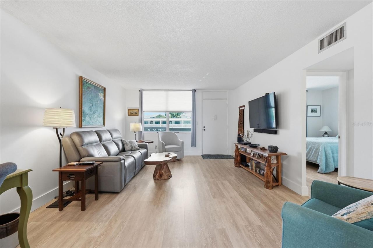 4915 Bay Street Ne, Unit 323, Saint Petersburg, FL 33703 Photo