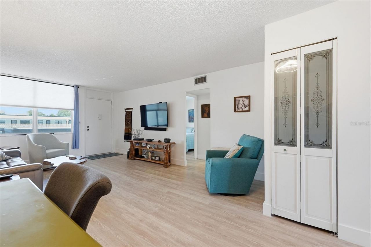4915 Bay Street Ne, Unit 323, Saint Petersburg, FL 33703 Photo
