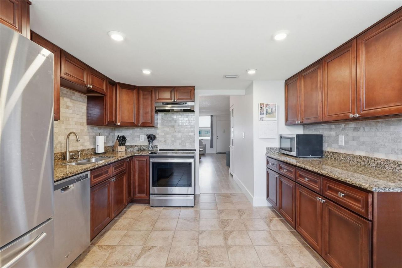 4915 Bay Street Ne, Unit 323, Saint Petersburg, FL 33703 Photo