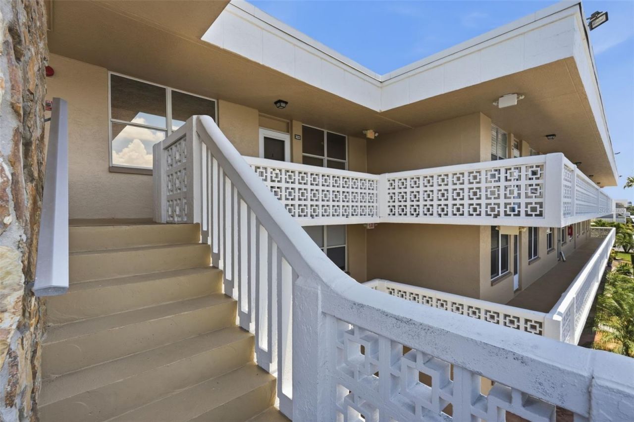 4915 Bay Street Ne, Unit 323, Saint Petersburg, FL 33703 Photo