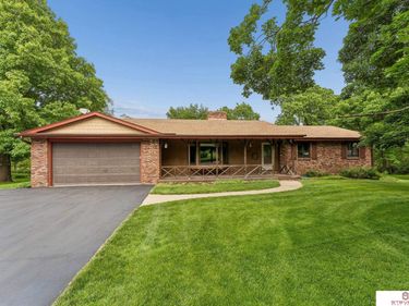 5914 Northern Hills Drive , Omaha, NE 68152