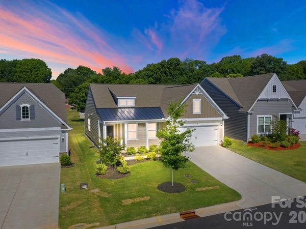 174 White Apple Way , Statesville, NC 28625