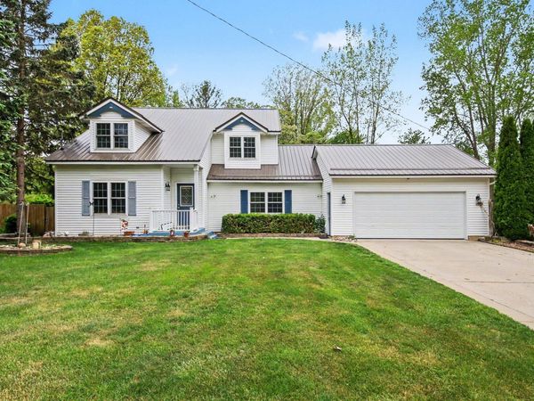 12177 Reyburn Drive NE, Sparta, MI 49345