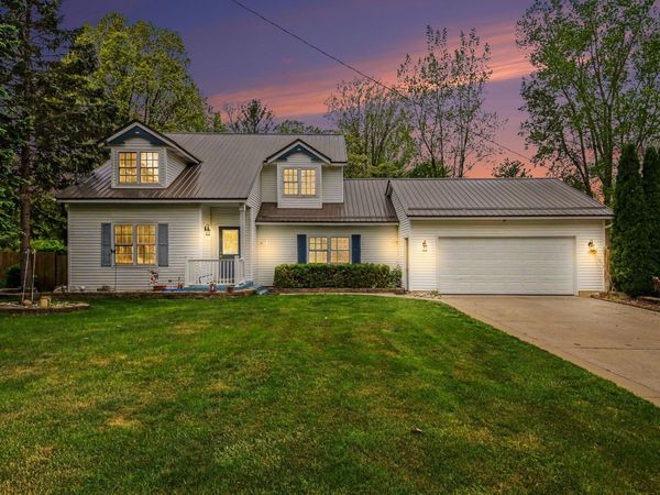 12177 Reyburn Drive NE, Sparta, MI 49345