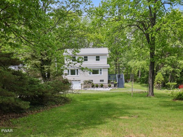 286 Mozzette Road, Canadensis, PA 18325