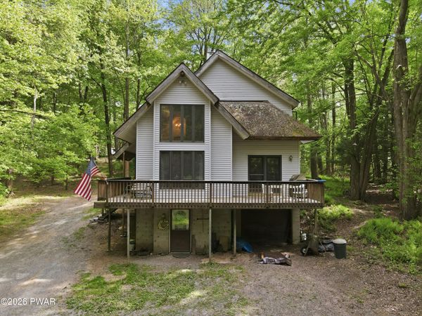 120 Coutts Point Drive , Paupack, PA 18451