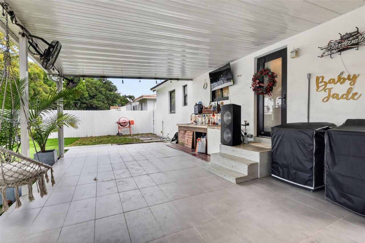 1485 NW 57th St , Miami, FL 33142 Photo
