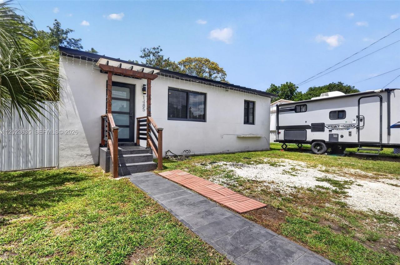1485 NW 57th St , Miami, FL 33142 Photo