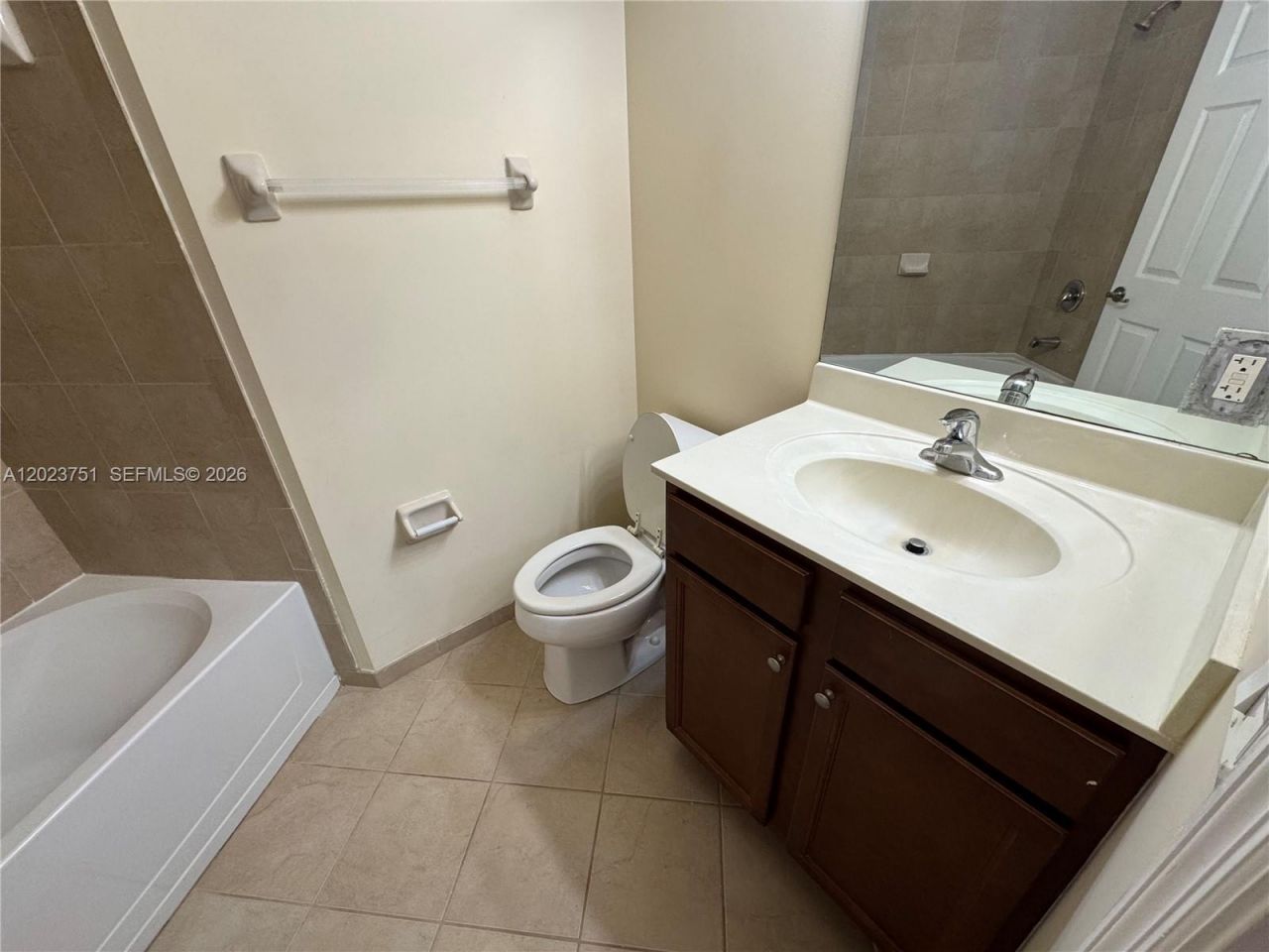 8650 NW 97 Ave , Unit 209, Doral, FL 33178 Photo