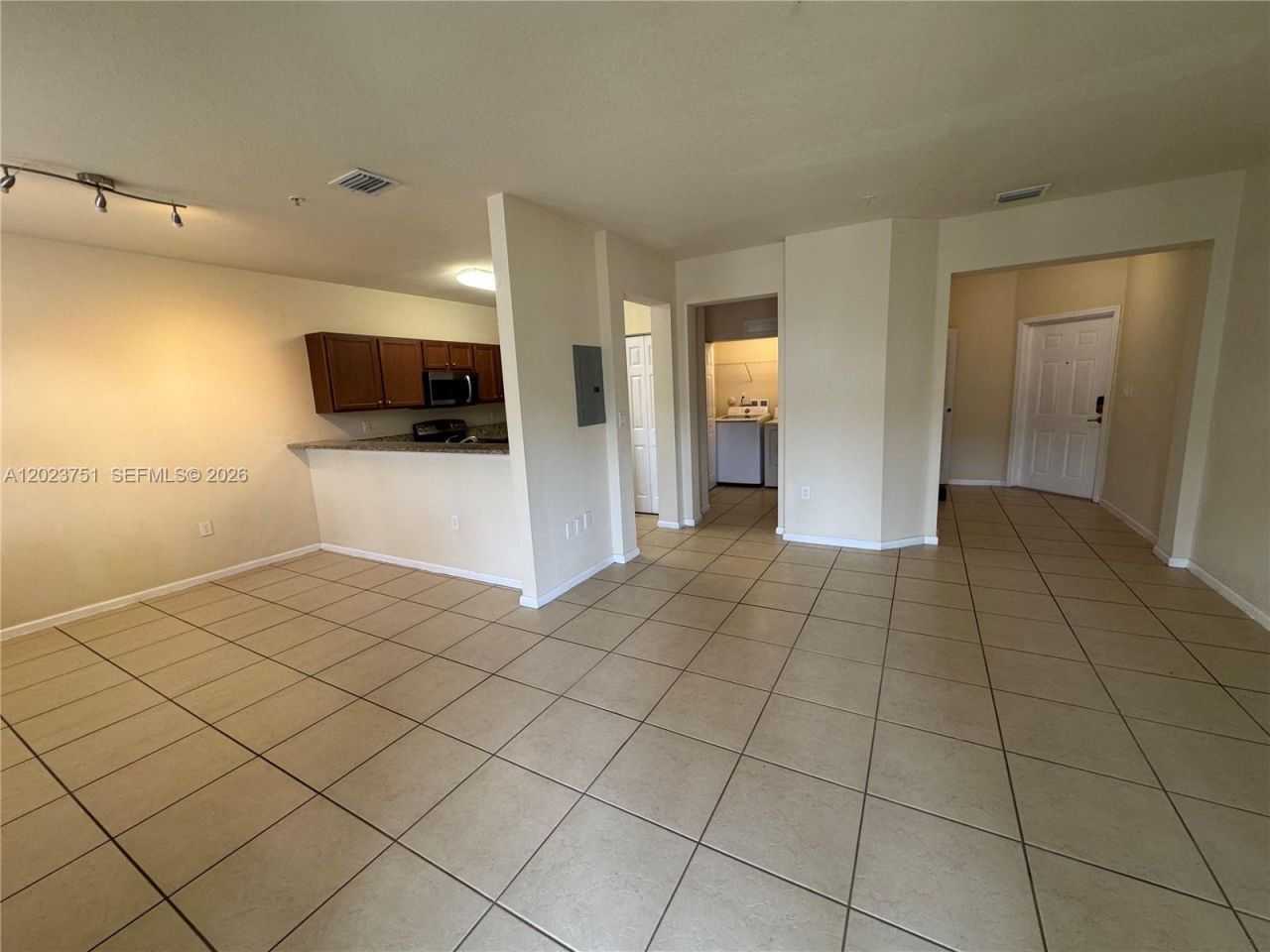 8650 NW 97 Ave , Unit 209, Doral, FL 33178 Photo