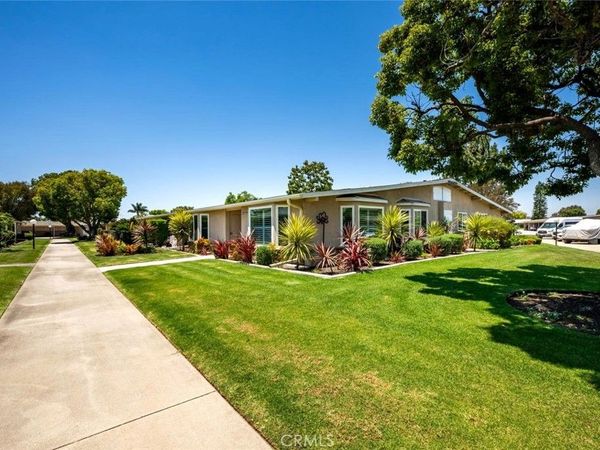 1800 Sunningdale Road, Unit 18A, Seal Beach, CA 90740