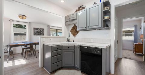 512 Burns Street, Reno, NV 89502 Photo