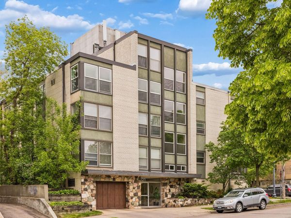 821 Douglas Avenue, Unit 205, Minneapolis, MN 55403