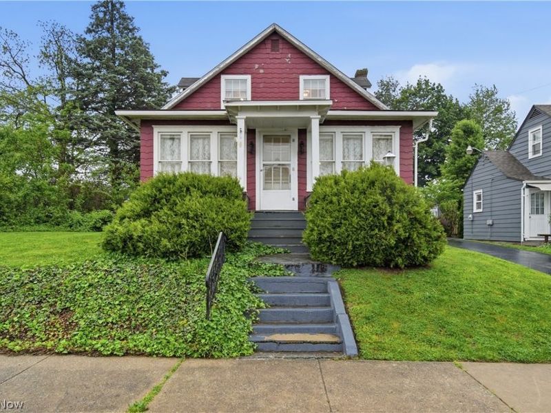 328 Portage Street NW, North Canton, OH 44720 Photo 1