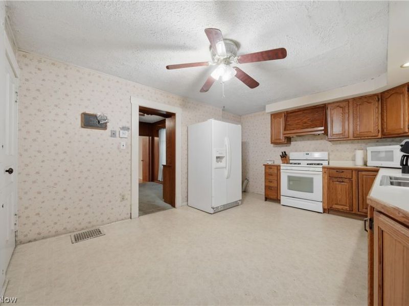 328 Portage Street NW, North Canton, OH 44720 Photo 14