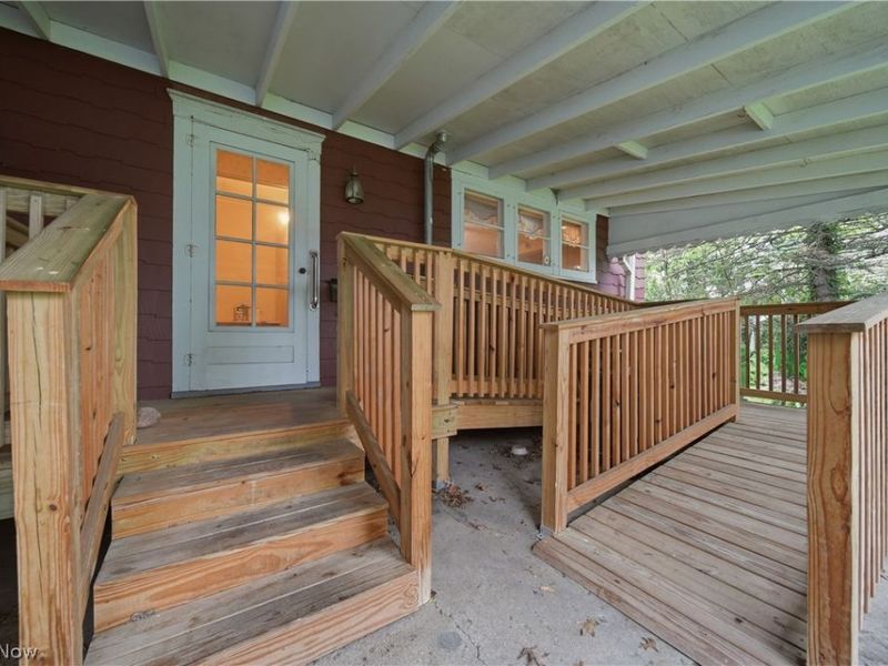 328 Portage Street NW, North Canton, OH 44720 Photo 2