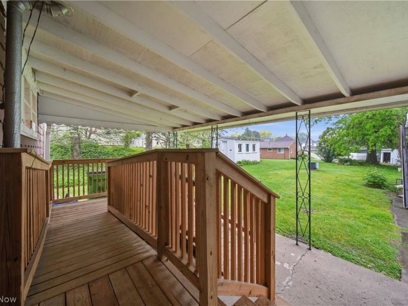 328 Portage Street NW, North Canton, OH 44720 Photo 3