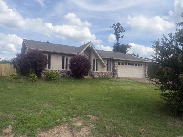1115 Briar Creek, Little Rock, AR 72211