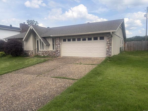1115 Briar Creek, Little Rock, AR 72211