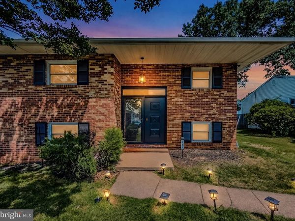 292 MACKINTOSH DRIVE, GLEN BURNIE, MD 21061