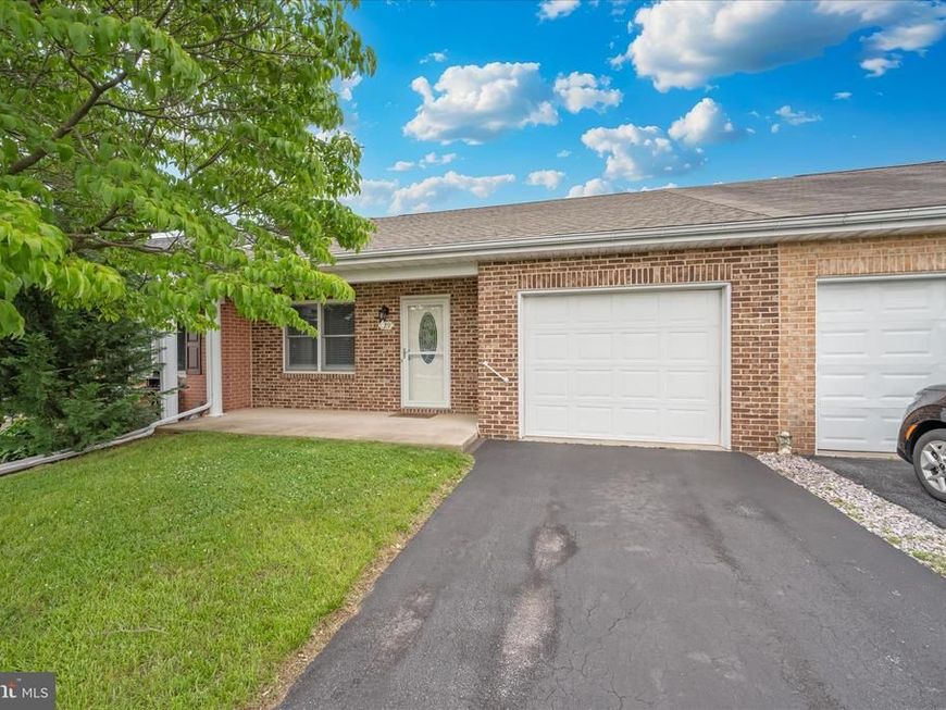 129 Sunflower Drive, Hagerstown, MD 21740 Main Photo