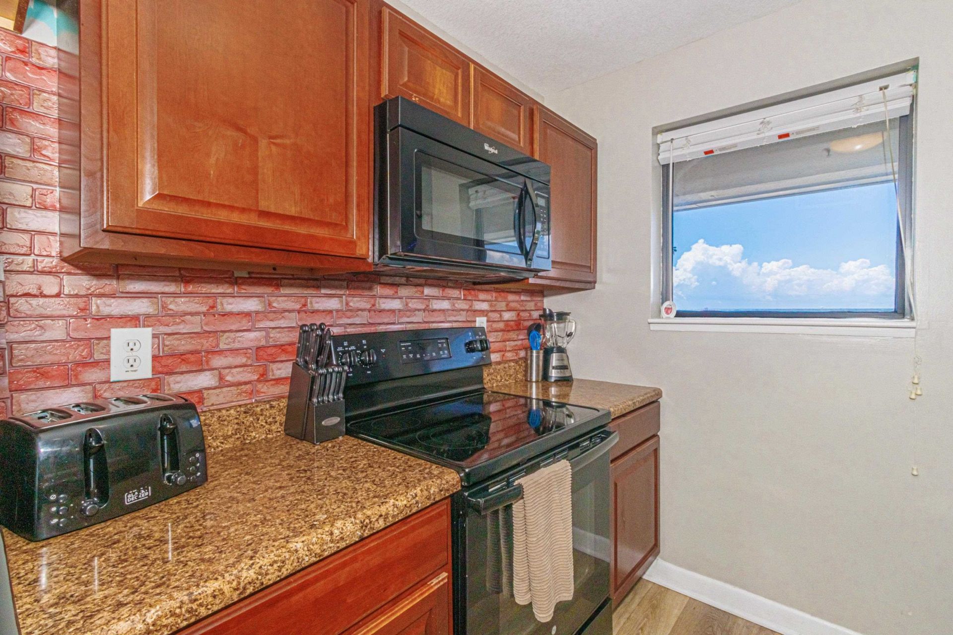 5905 S Kings Hwy.  Photo 12