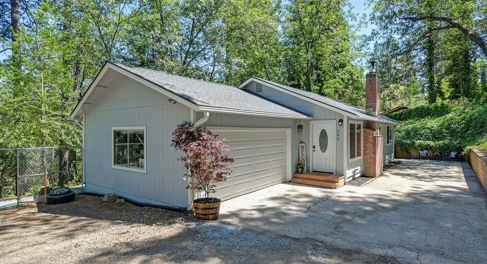 205 Pinewood Way, Auburn, CA 95602 Photo