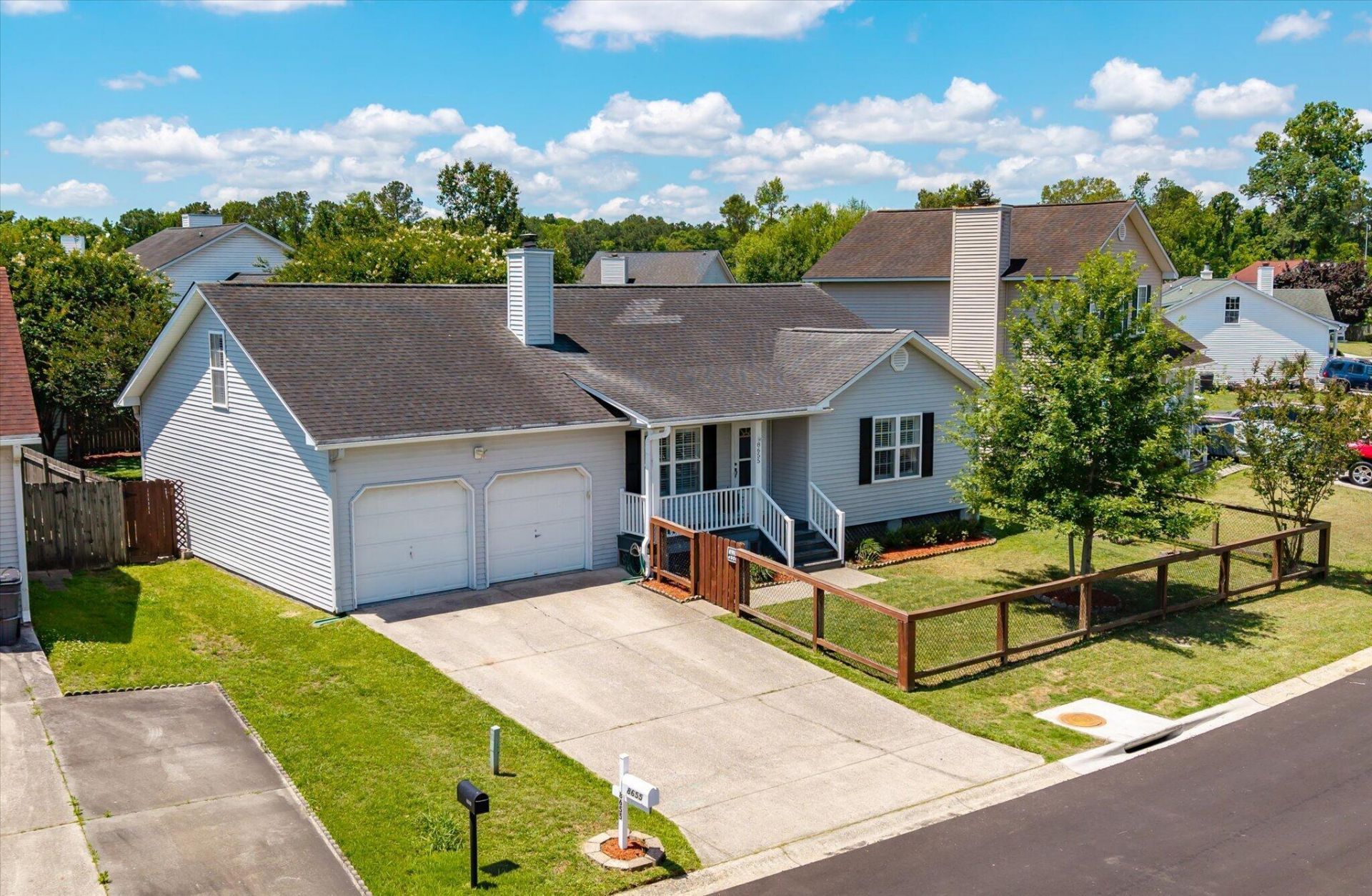 8655 Bentwood Drive Photo 2