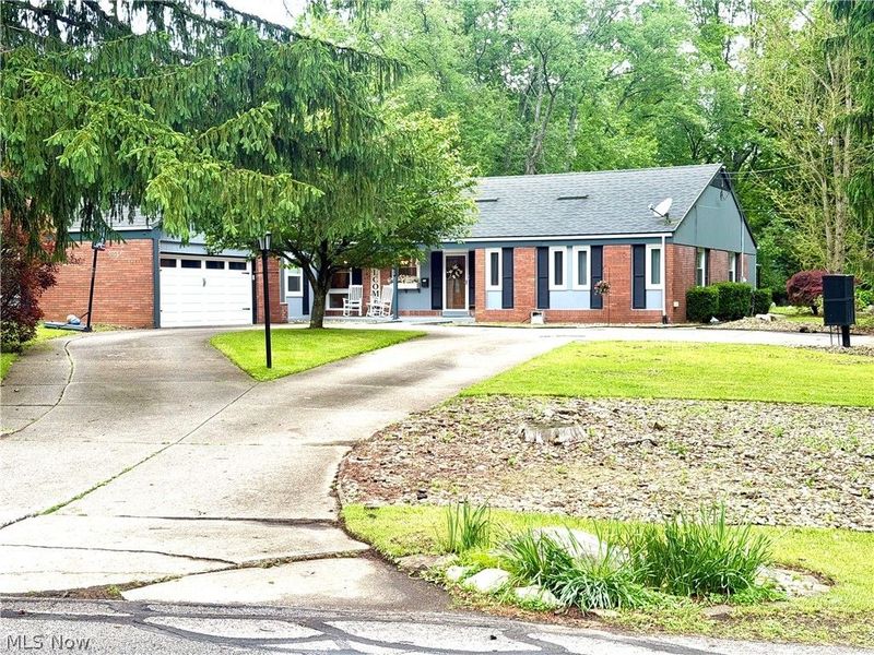 568 Northlawn Drive , Youngstown, OH 44505 Photo 1